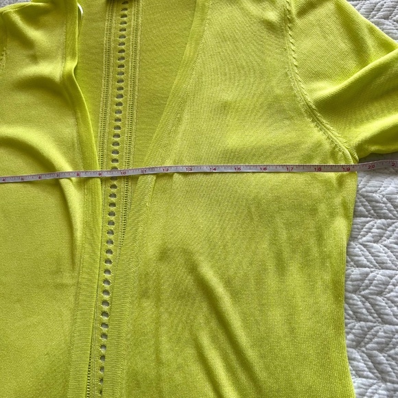 NWT CYRUS Short Sleeve Silky Knit Open Cardigan in Celery Green Size M - Picture 9 of 17